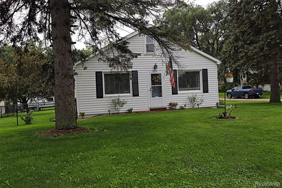 5018 E Grand River Road, Webberville, MI 48892 - #2