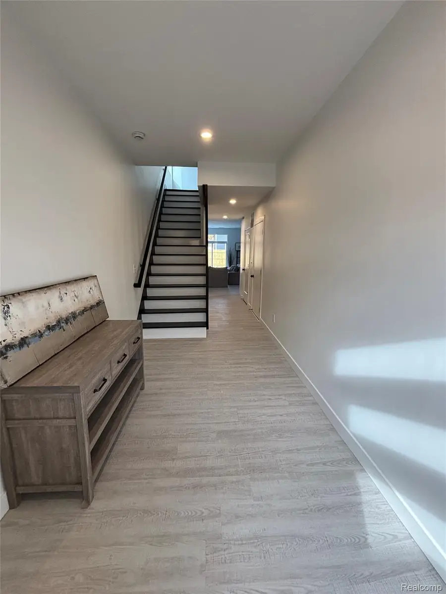 1019 E George Avenue, Hazel Park, MI 48030 - #2