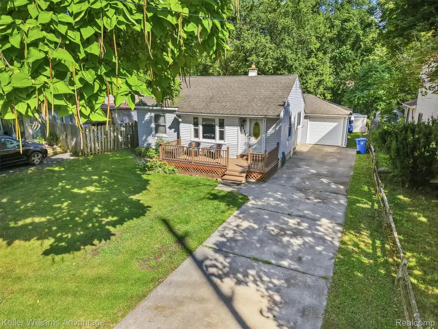 8114 Locklin Lane, Commerce Township, MI 48382 - #2