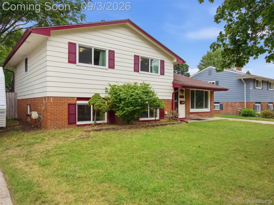 6789 Chirrewa Street, Westland, MI 48185 - #3