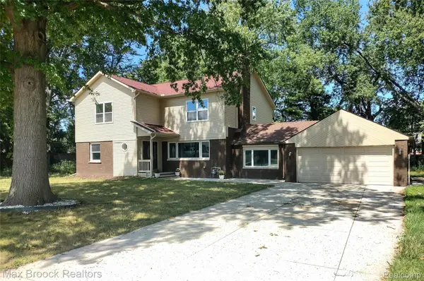 17348 Hilton Street, Southfield, MI 48075
