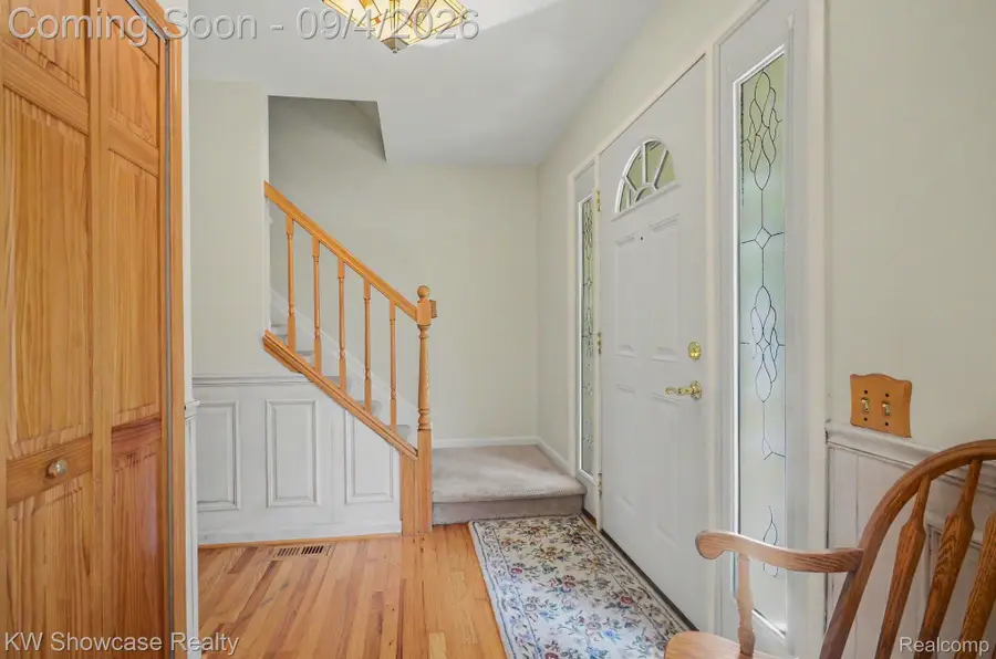 37921 W Meadowhills Drive, Northville, MI 48167 - #3