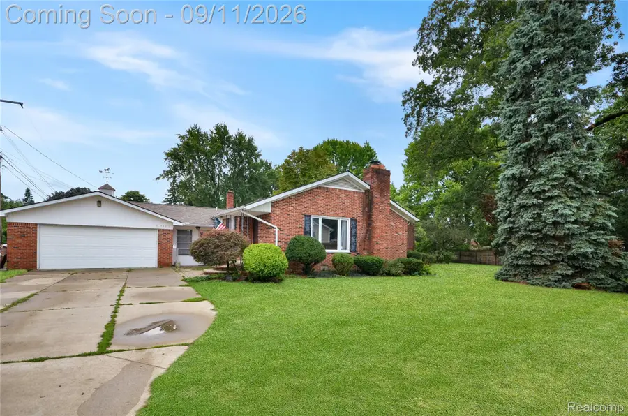 44819 Duffield Avenue, Sterling Heights, MI 48314 - #2
