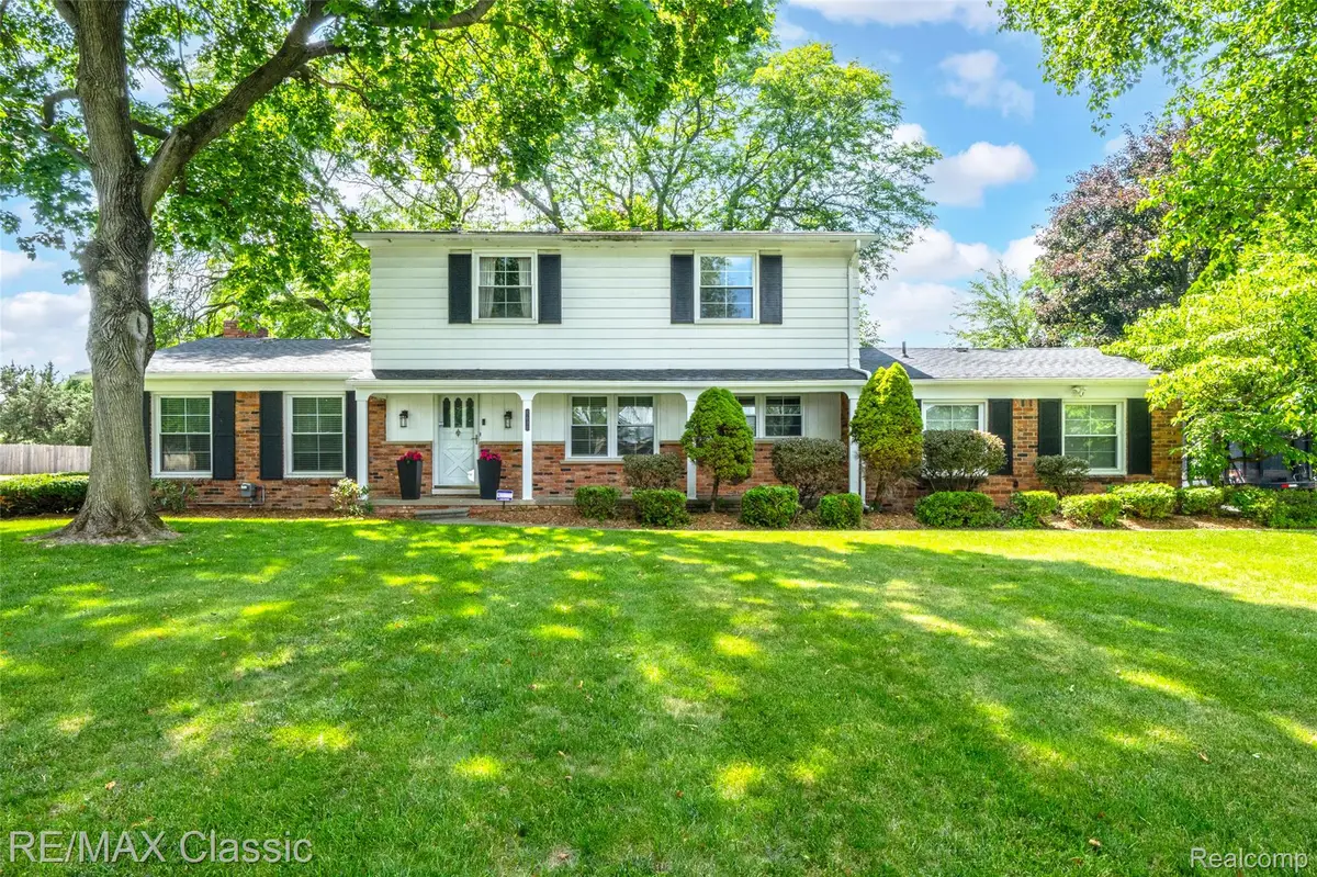 6638 Woodbank Drive, Bloomfield, MI 48301 - #1