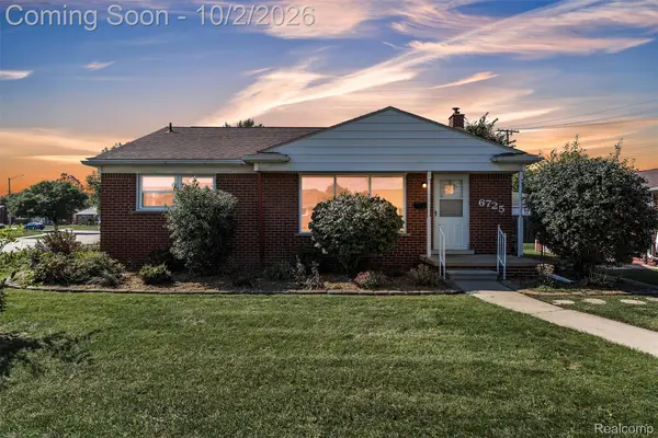 6725 Elizabeth Street, GardenCity, MI 48135