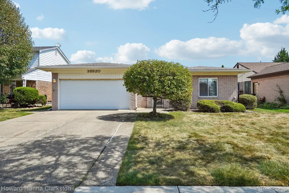 38920 Lowell Court, Sterling Heights, MI 48310 - #1