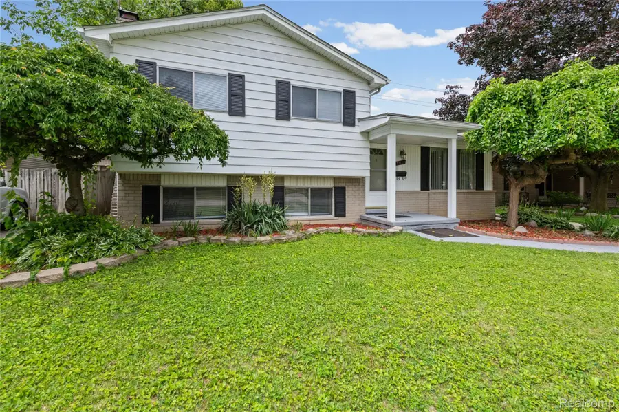 33828 Stonewood Drive, Sterling Heights, MI 48312 - #3