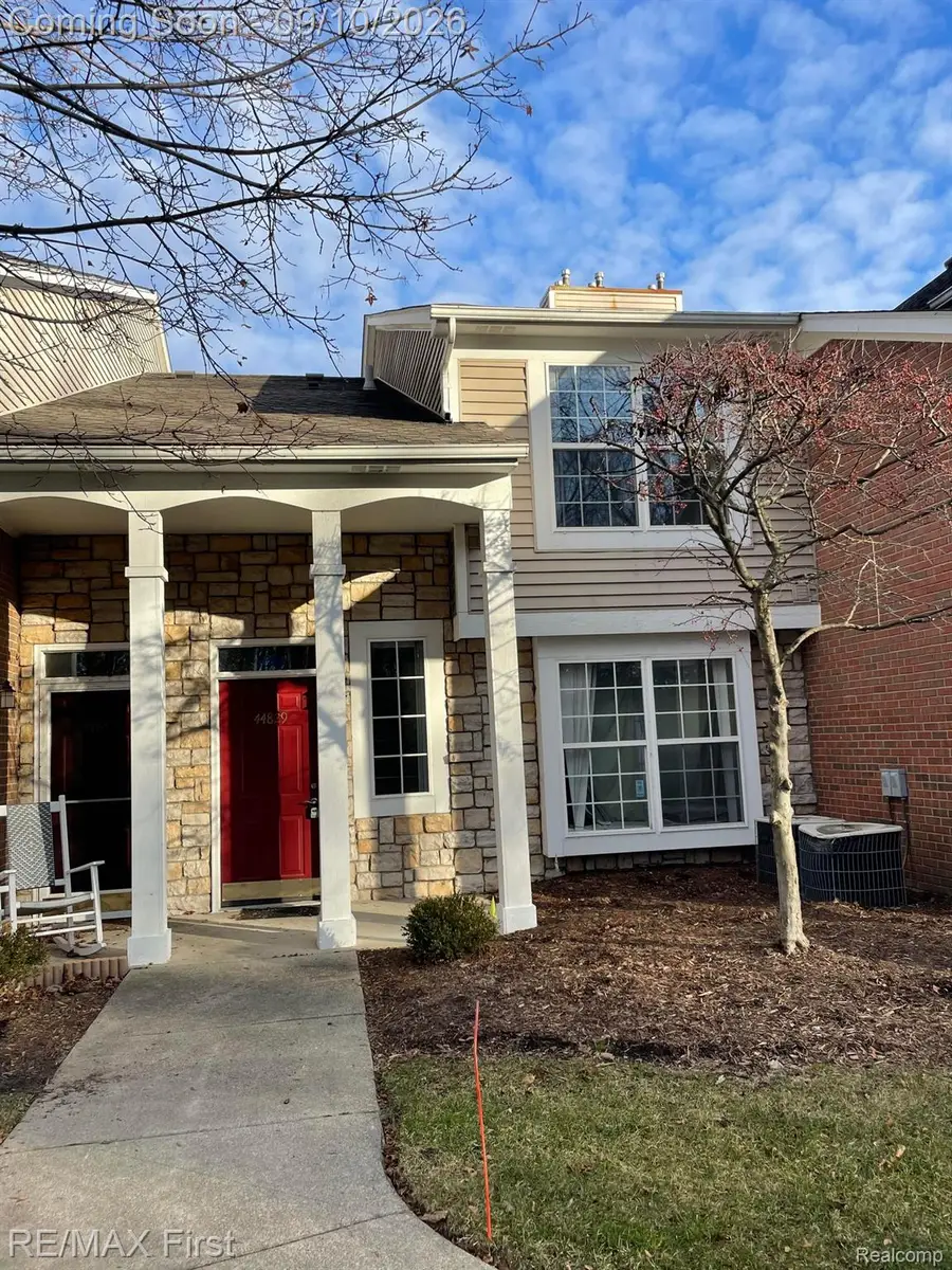 44829 Marigold Drive, Sterling Heights, MI 48314 - #2