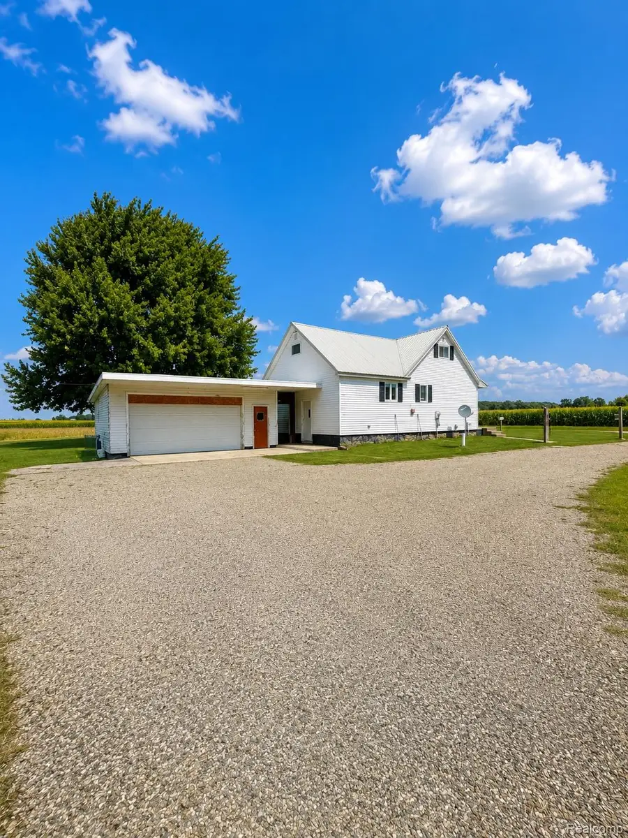 2498 S Wisner Road, Ithaca, MI 48847 - #2