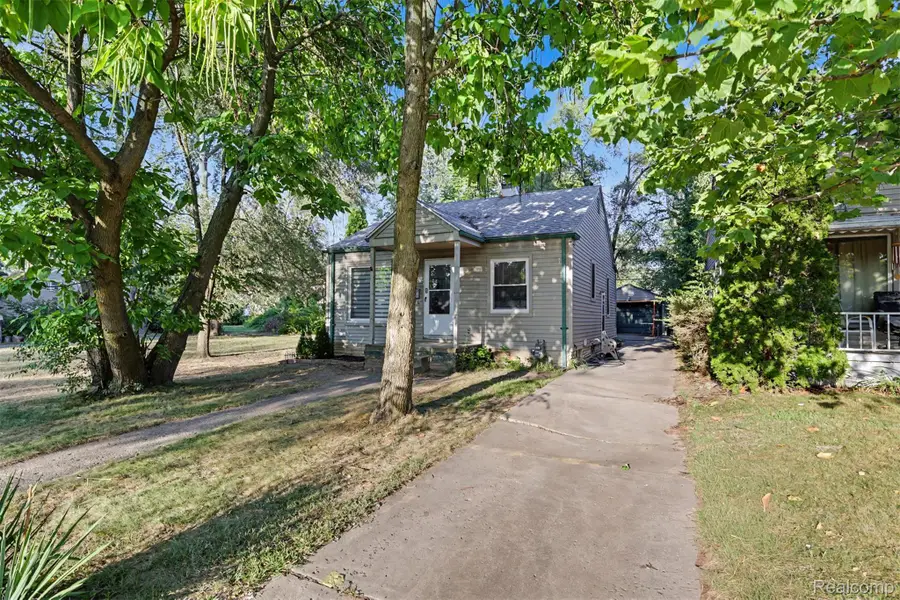 7634 Hazelton Street, Dearborn Heights, MI 48127 - #2