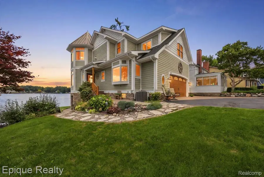 51 Crescent Avenue, Lake Orion, MI 48362 - #2