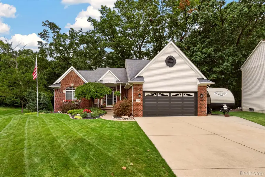204 Pleasant Manor Drive, Waterford, MI 48327 - #2