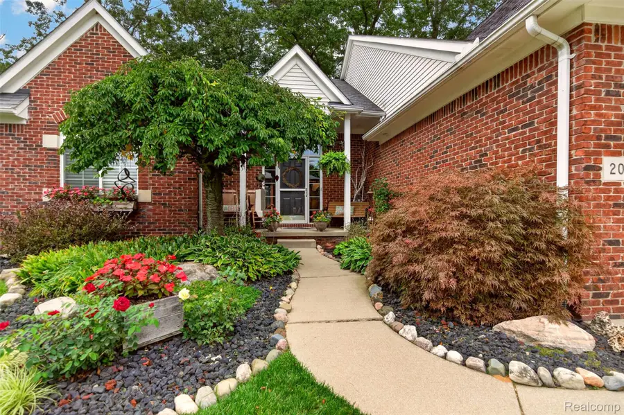 204 Pleasant Manor Drive, Waterford, MI 48327 - #3