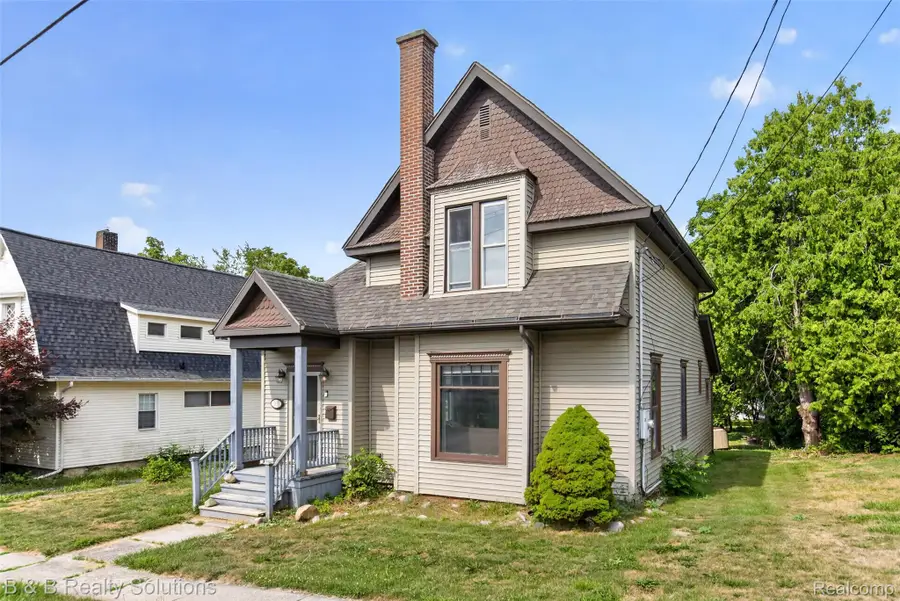 307 N Cherry Street, Flushing, MI 48433 - #2
