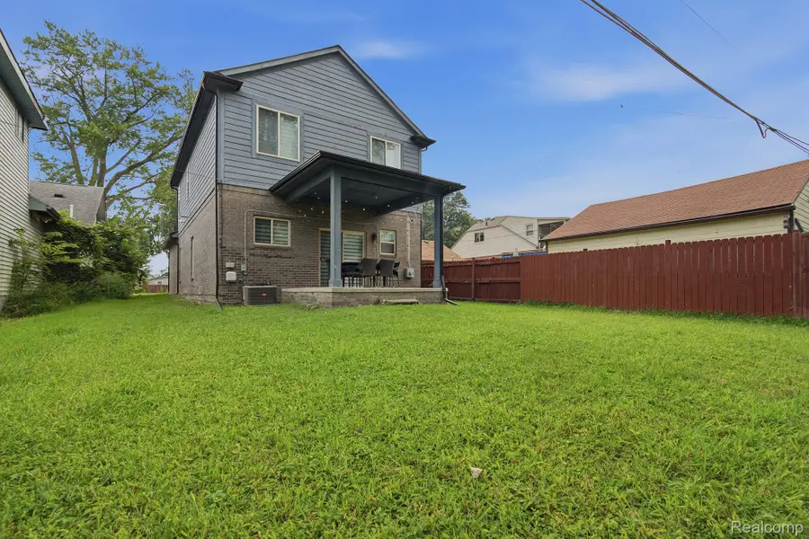 27827 S Moran Street, Harrison Township, MI 48045 - #3