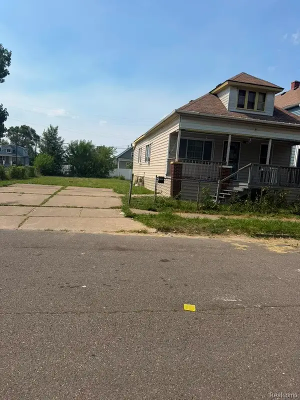 2409 Cody Street, Hamtramck, MI 48212