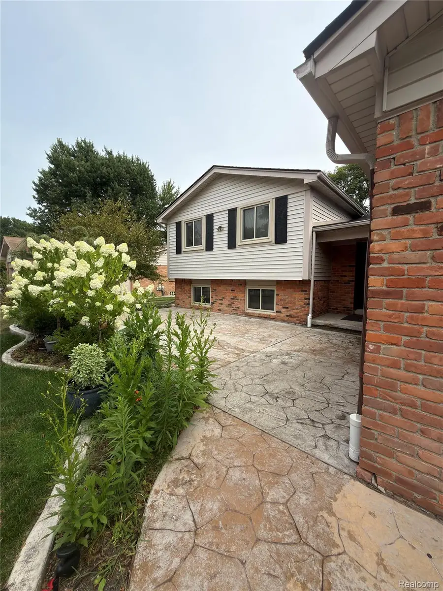 2108 Adrienne Drive, Troy, MI 48085 - #3
