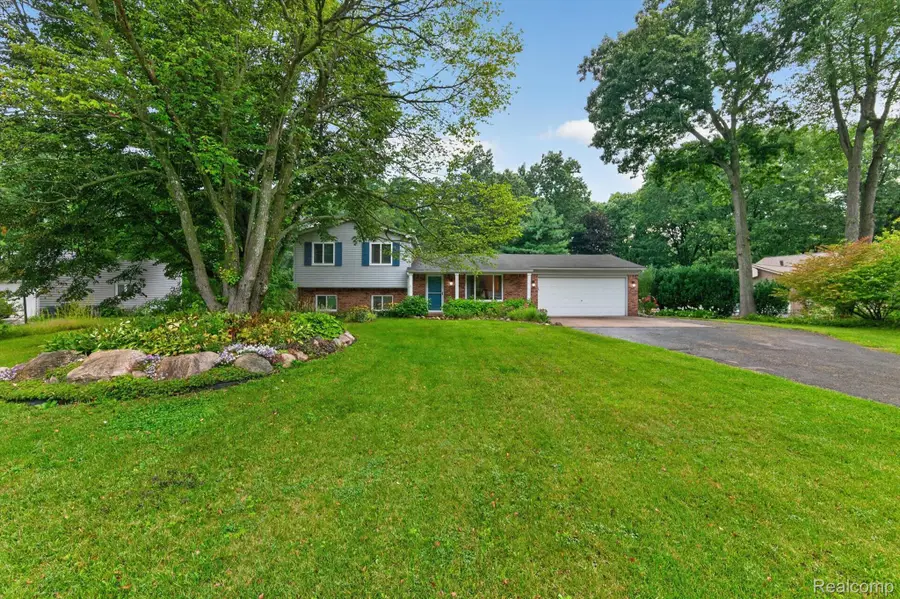 8965 Tartan Drive, Clarkston, MI 48348 - #2