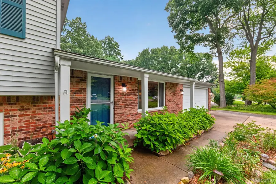 8965 Tartan Drive, Clarkston, MI 48348 - #3