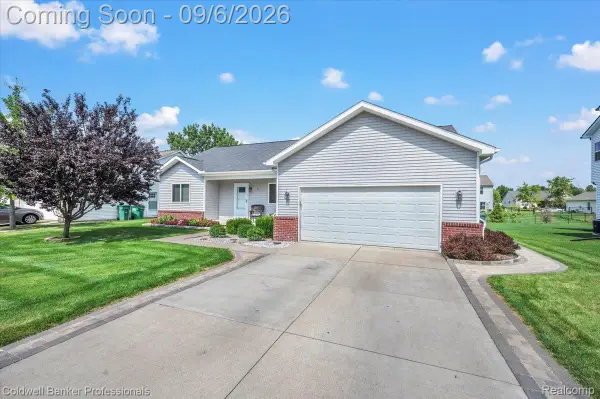 47 Old Carriage Lane, Lapeer, MI 48446