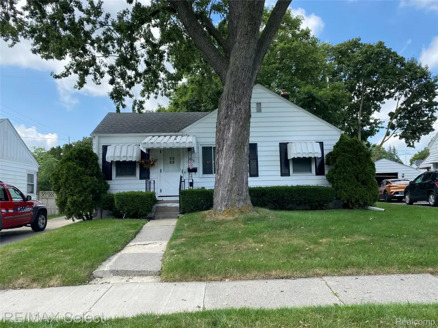 808 Mann Avenue, Flint, MI 48503 - #2