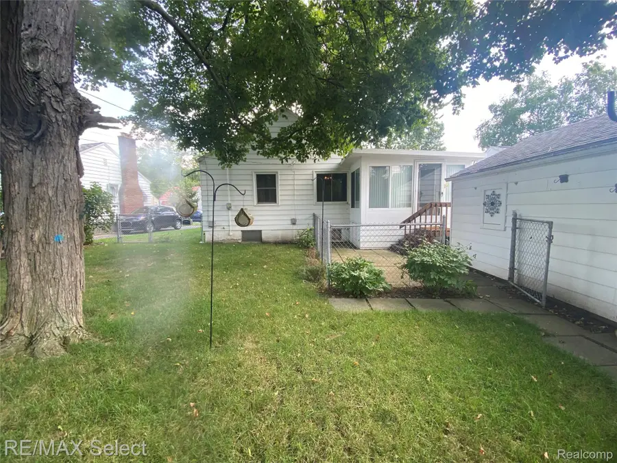 808 Mann Avenue, Flint, MI 48503 - #3