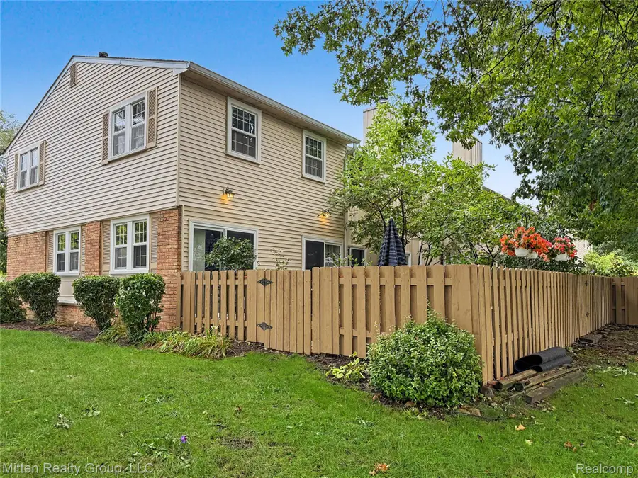 1699 Brentwood Drive, Troy, MI 48098 - #3
