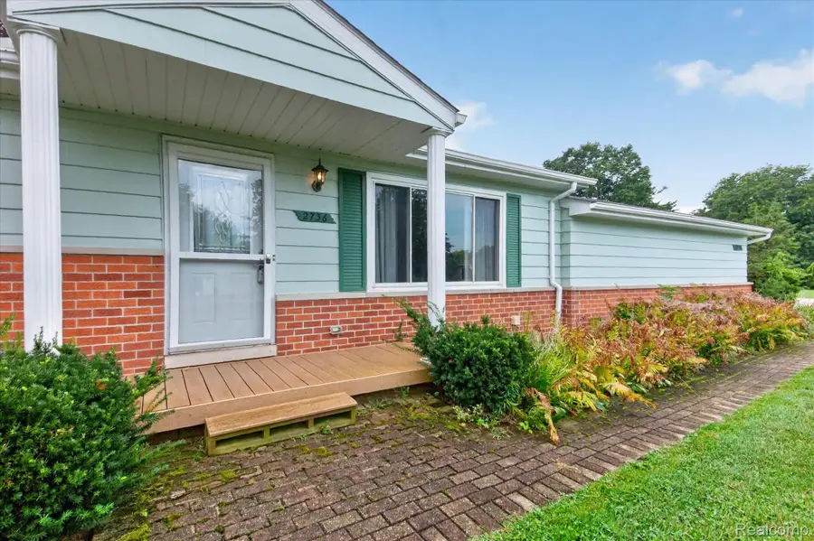 2736 Earl Lake Road, Howell, MI 48843 - #2