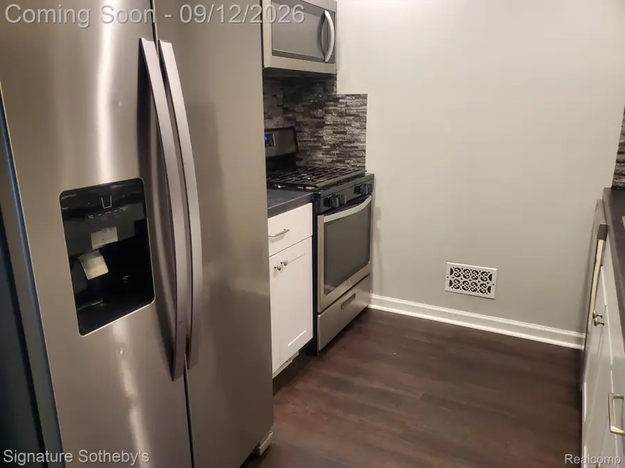 605 Amelia Avenue S, Royal Oak, MI 48073 - #3