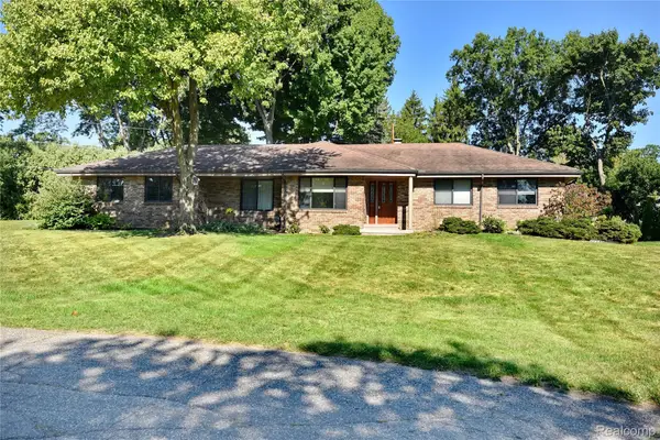 280 Wendy Lane, BloomfieldHills, MI 48302