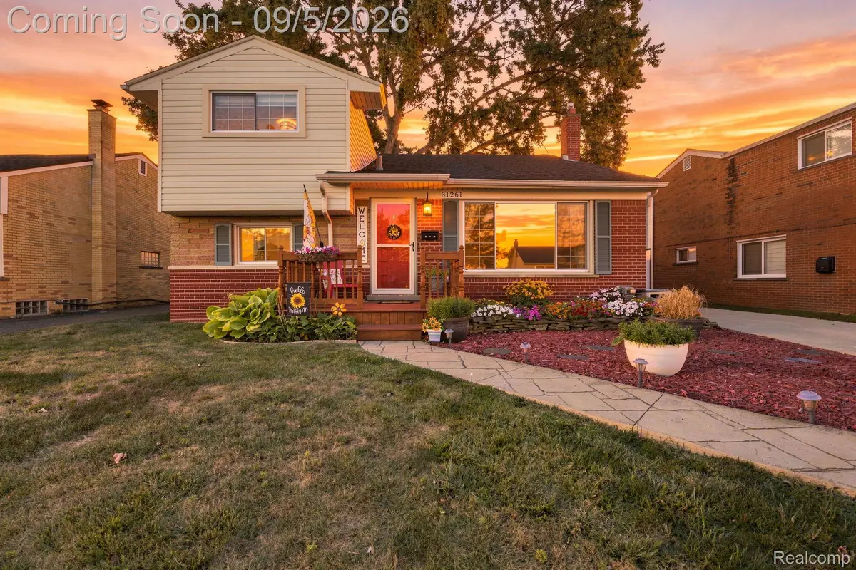 31261 Mackenzie Drive, Westland, MI 48185 - #1