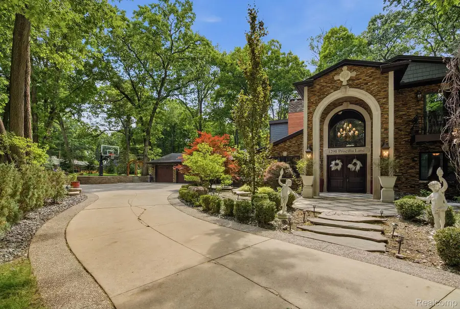 1258 Priscilla Lane, Rochester Hills, MI 48309 - #3