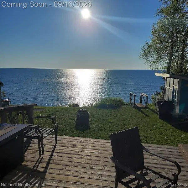 5824 Lakeshore Road N, Palms, MI 48465