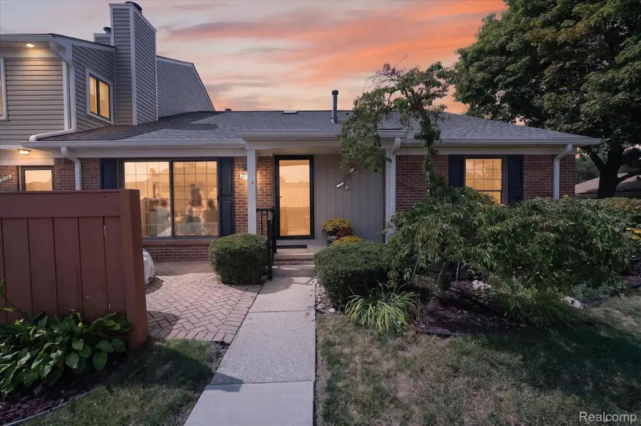 22076 Edgewater, Novi, MI 48375 - #3