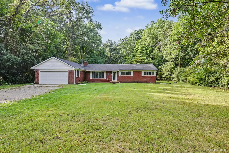 45223 Wear Road, Belleville, MI 48111 - #2