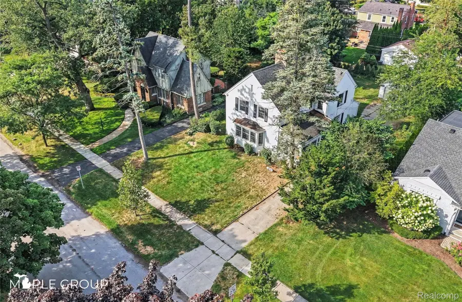208 Larchlea Drive, Birmingham, MI 48009 - #2