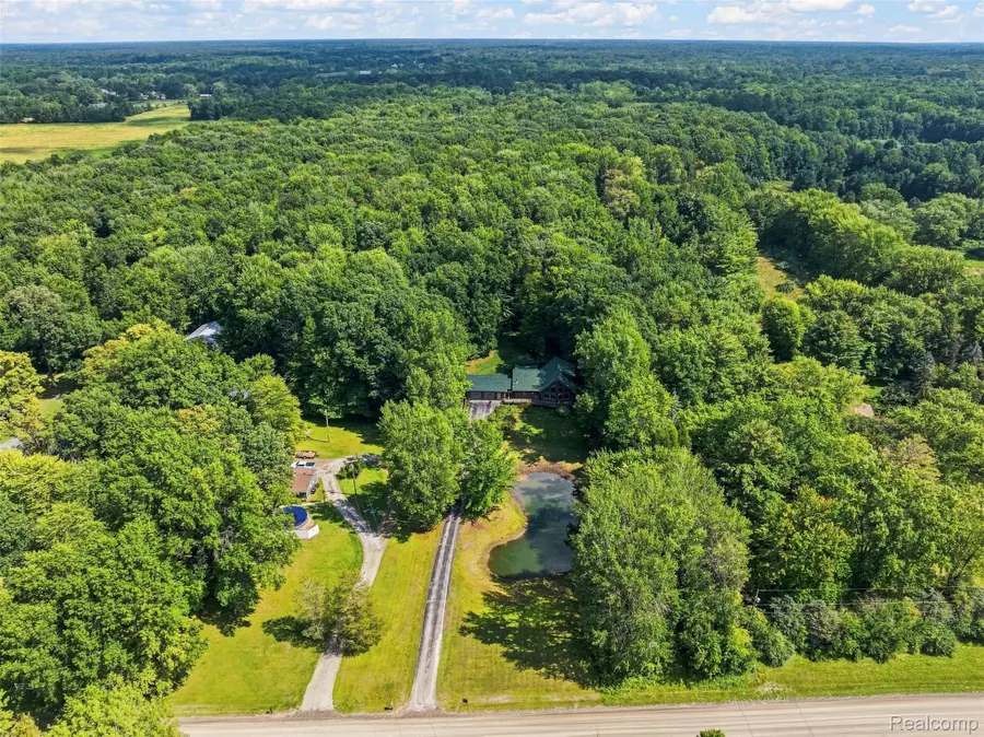 8340 Nichols Road, Flushing, MI 48433 - #3