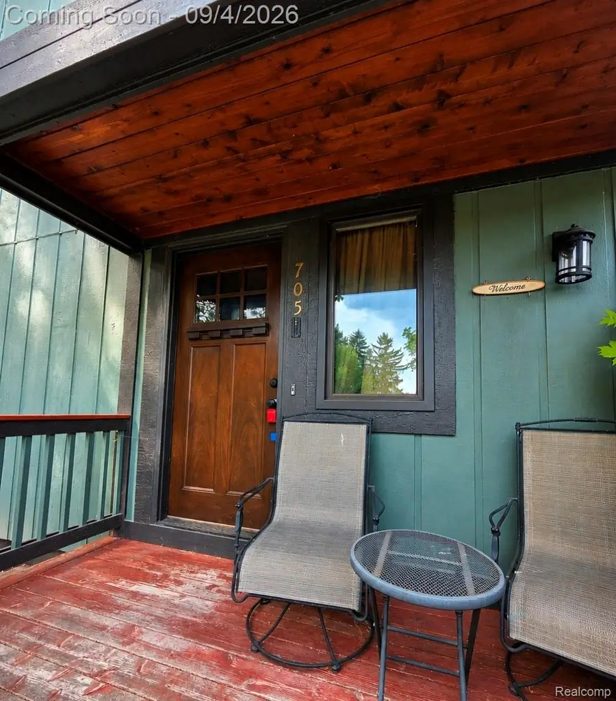 705 Estes Court, Waterford, MI 48327 - #3