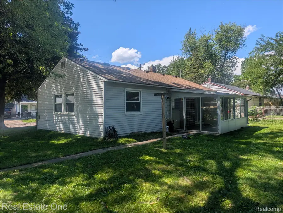 33430 Bendon Court, Westland, MI 48186 - #3