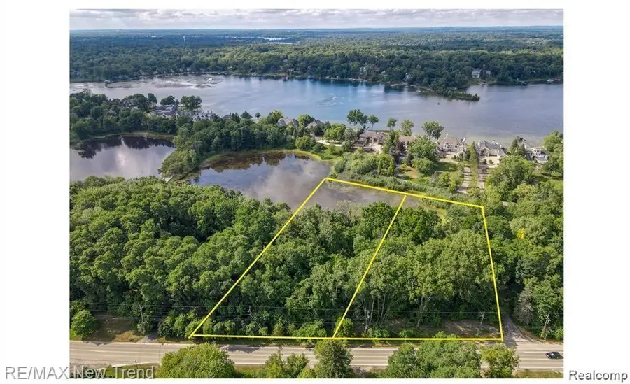 6140 Pontiac Trail, West Bloomfield, MI 48323 - #3