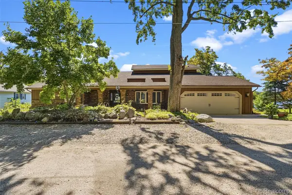 3232 Shady Oak Drive, Columbiaville, MI 48421