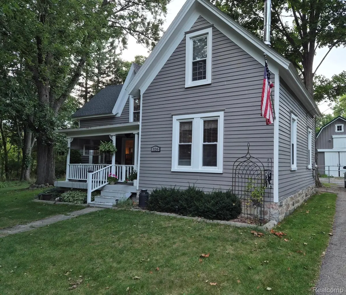 326 School Street, Almont, MI 48003 - #1