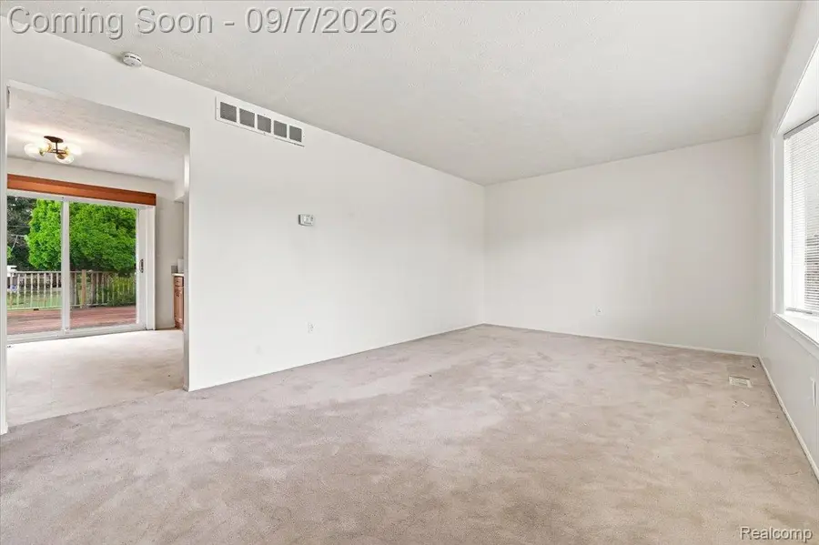 37582 Whitney Drive, Wayne, MI 48184 - #3