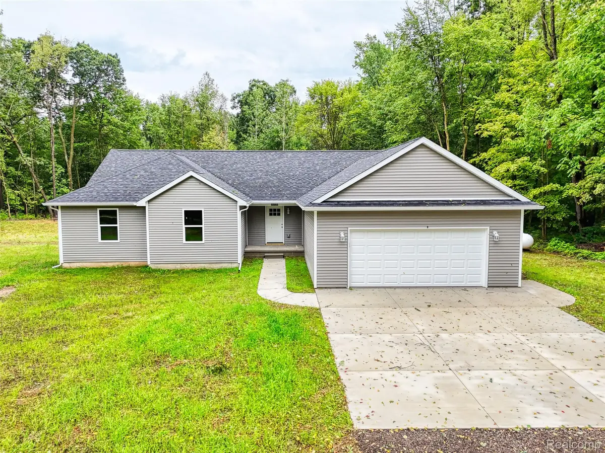 10565 W Allen Road, Fowlerville, MI 48836 - #1