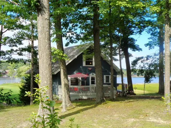 7894 Lakeside Boulevard, Hale, MI 48739