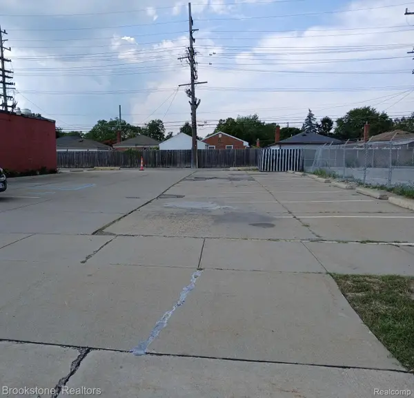 lots 317-319 Harper Avenue, StClairShores, MI 48082