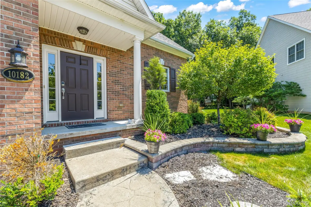 10182 Edgewood Drive, Grand Blanc, MI 48439 - #1