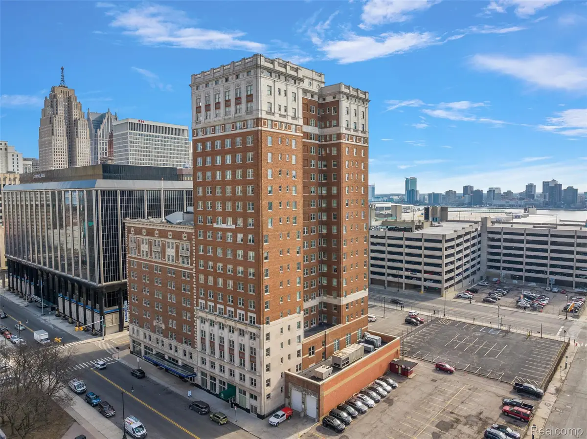525 W Lafayette Boulevard #20C, Detroit, MI 48226 - #1