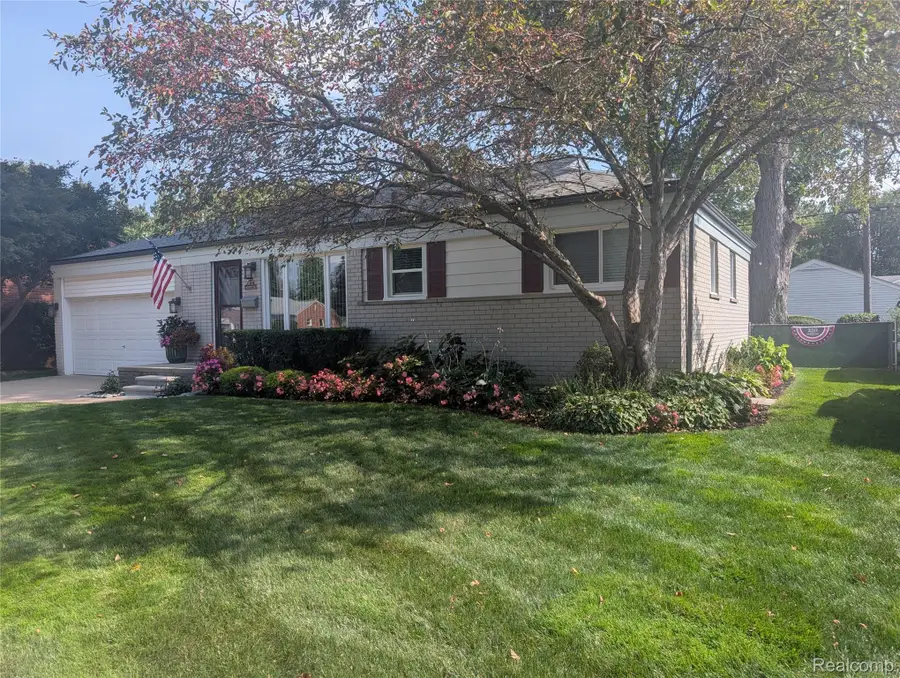 30721 Minton Street, Livonia, MI 48150 - #2