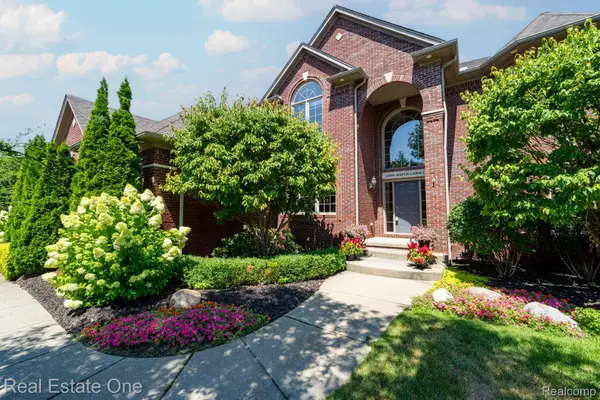 13255 Maple Lawn Drive, ShelbyTwp, MI 48315
